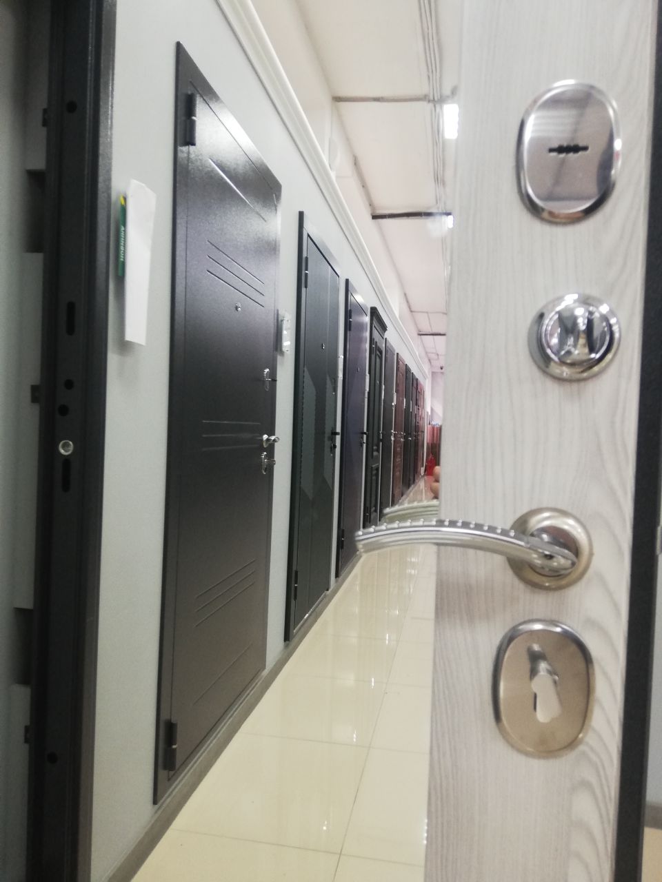 Дверь металлическая Нова Букле графит/ Ривьера айс 860х2050 правая
