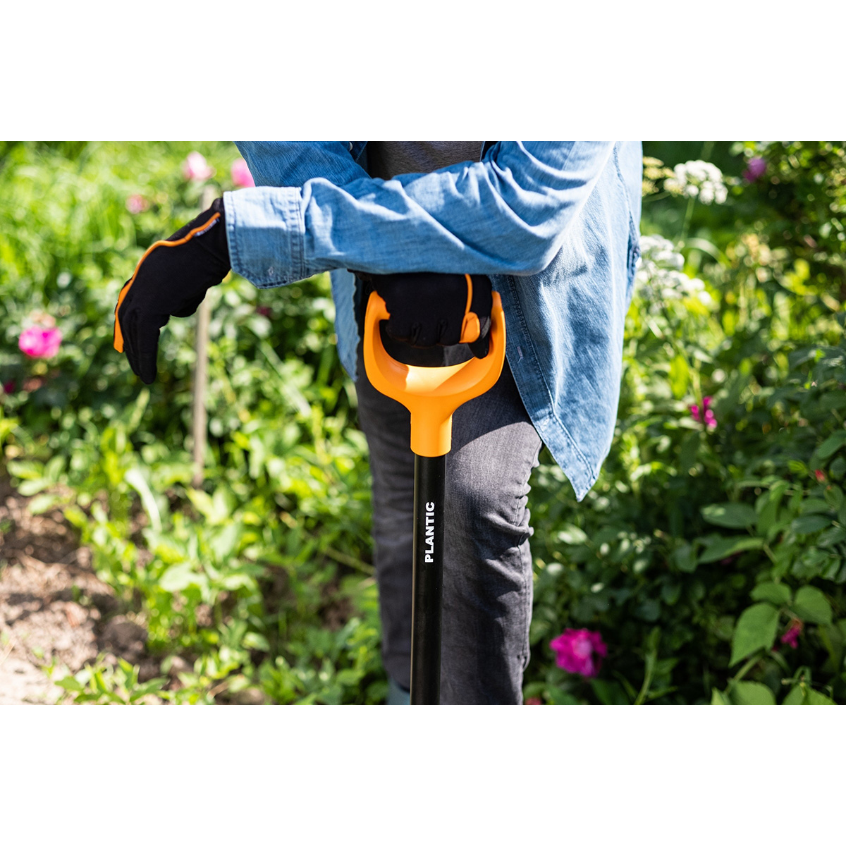 Лопата штыковая Plantic by Fiskars Terra, с черенком и ручкой, 1120 мм