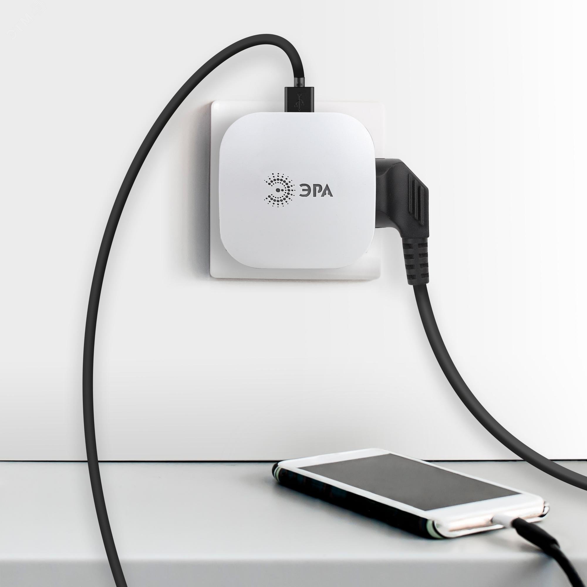 Тройник 3гн  220V + 2xUSB 2000mA , c заземл, со шт, (белый) (6/36/864) SP-3e-USB-2А